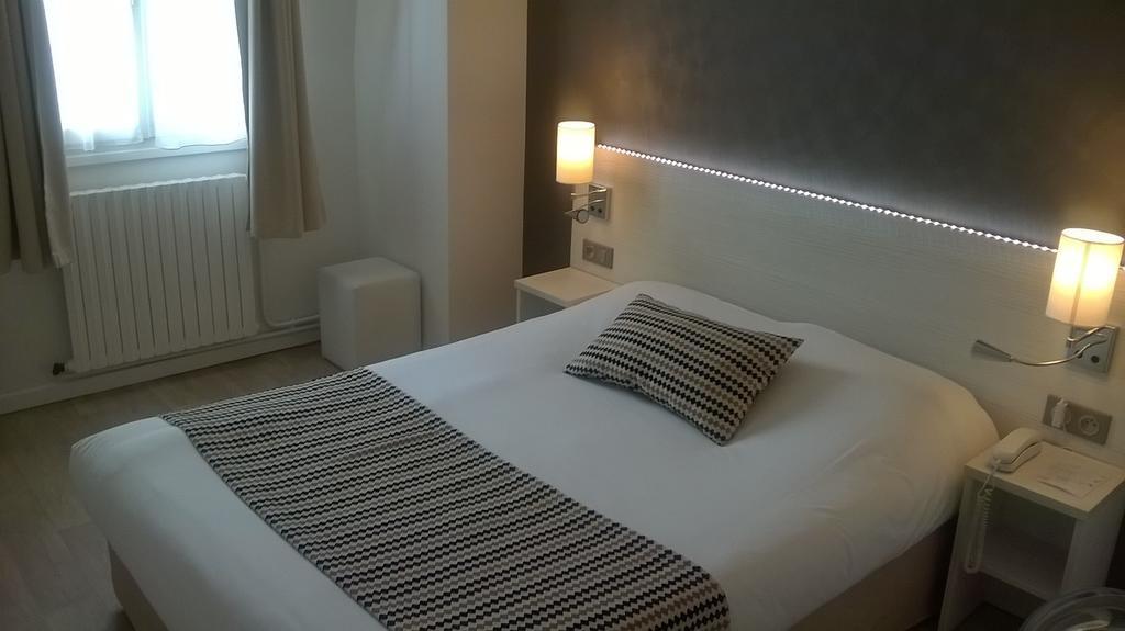 Contact Hotel Du Cerf Château-Gontier Rum bild