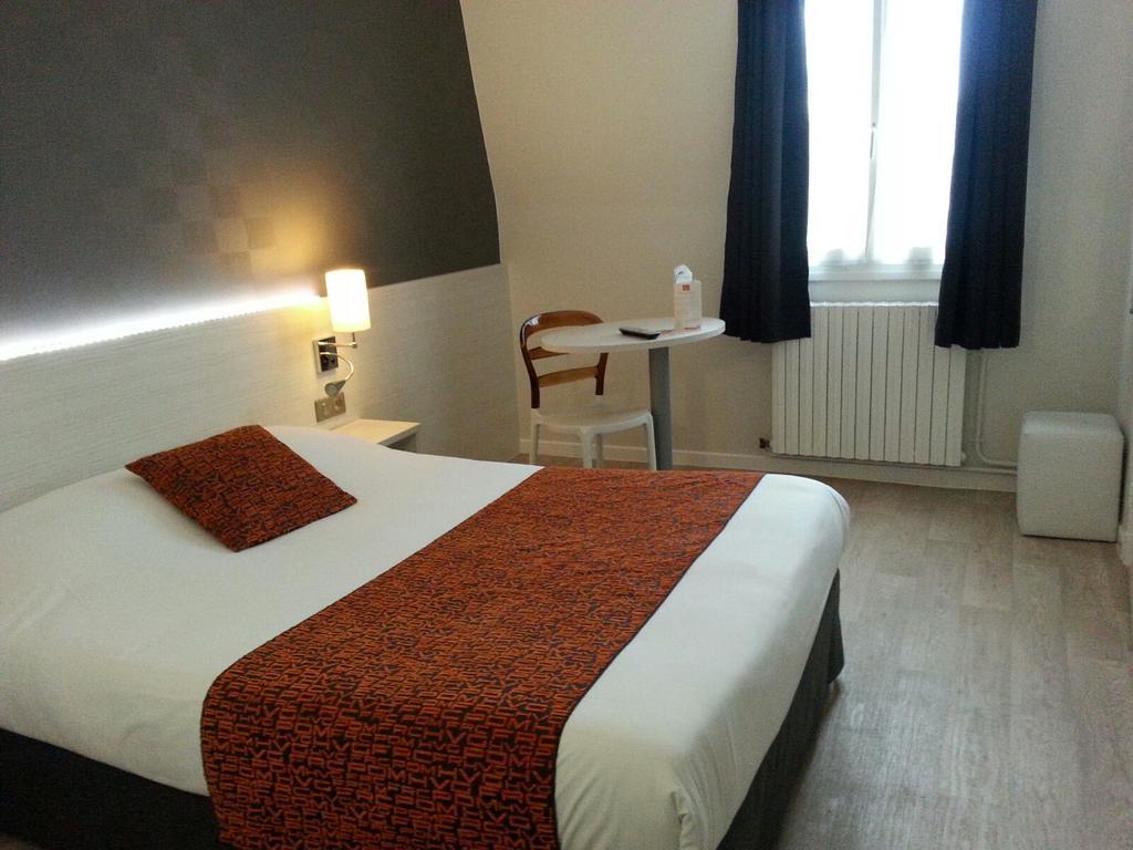 Contact Hotel Du Cerf Château-Gontier Rum bild
